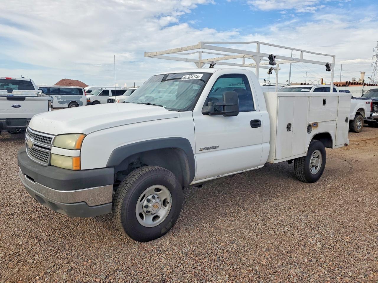 1GCHC24U35E222030 · 2005 CHEVROLET SILVERADO