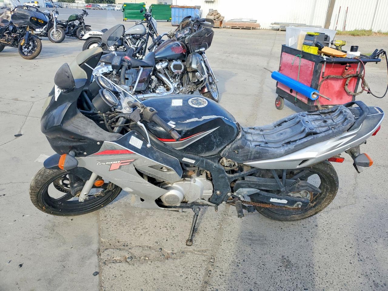 VTTGM51A282100315 · 2008 SUZUKI GS500 · 3/9