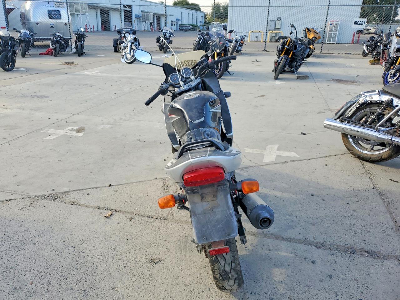 VTTGM51A282100315 · 2008 SUZUKI GS500 · 4/9