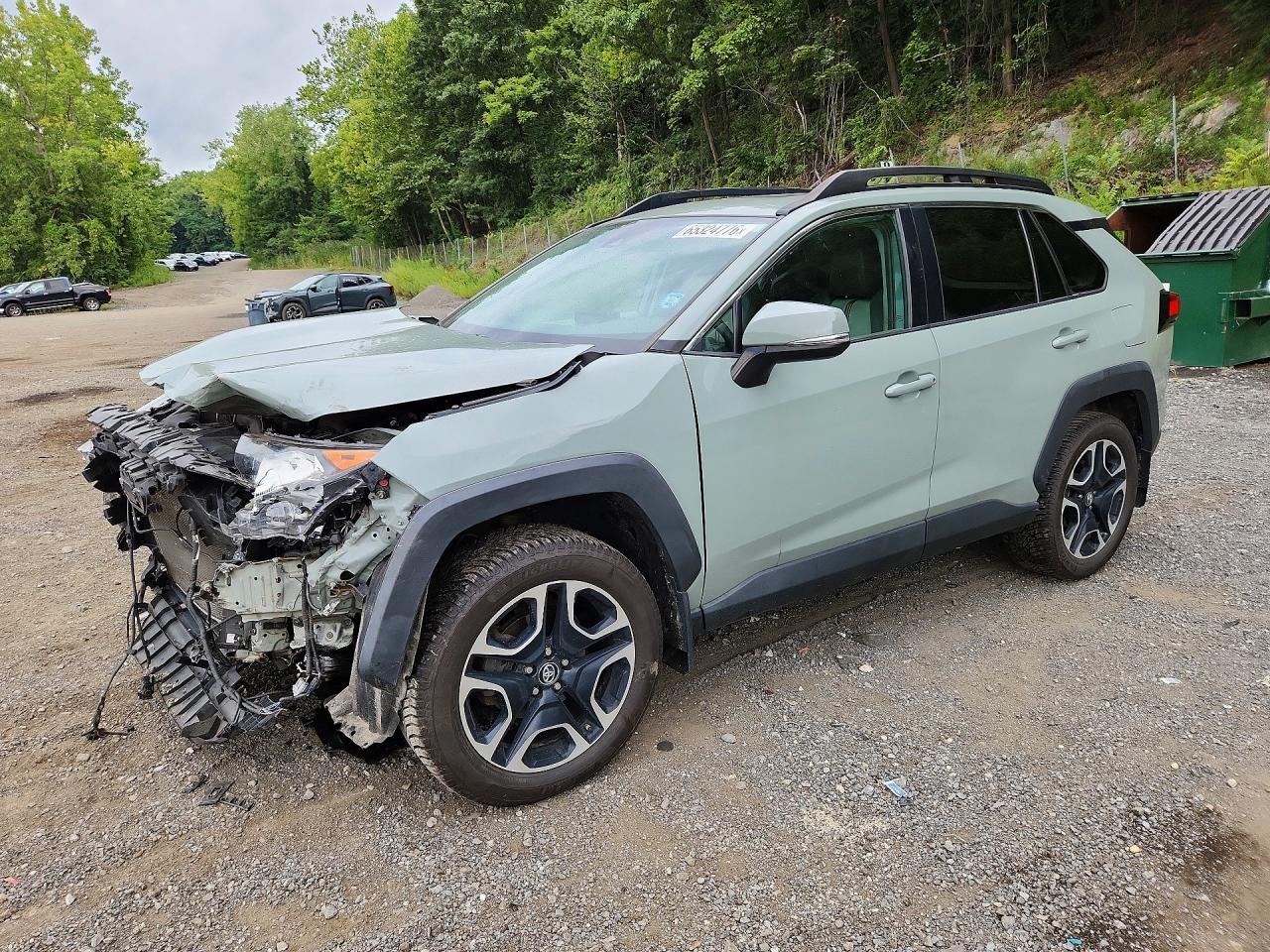 2T3J1RFV7KW015702 · 2019 TOYOTA RAV4