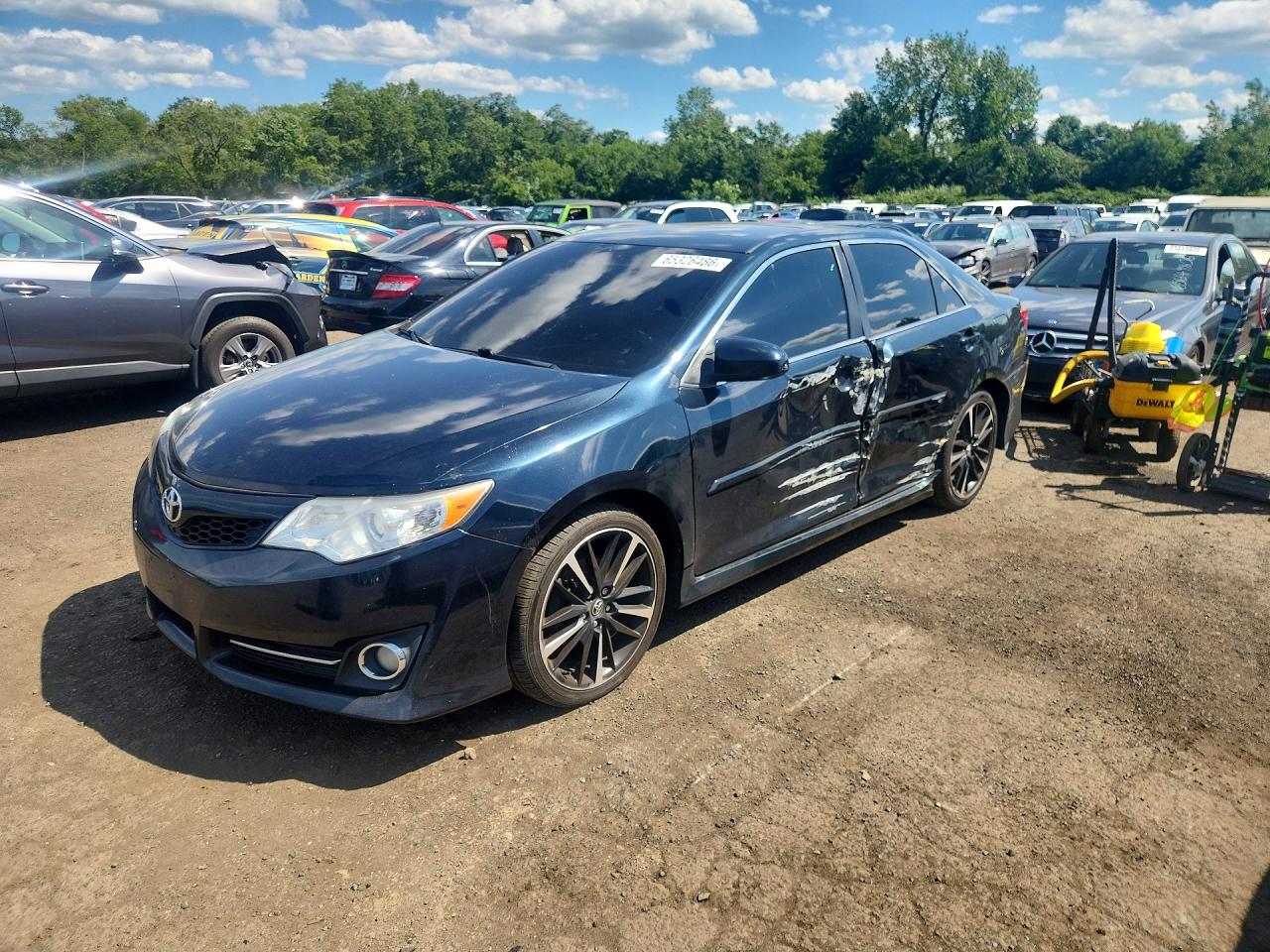 4T1BF1FK4EU746016 · 2014 TOYOTA CAMRY