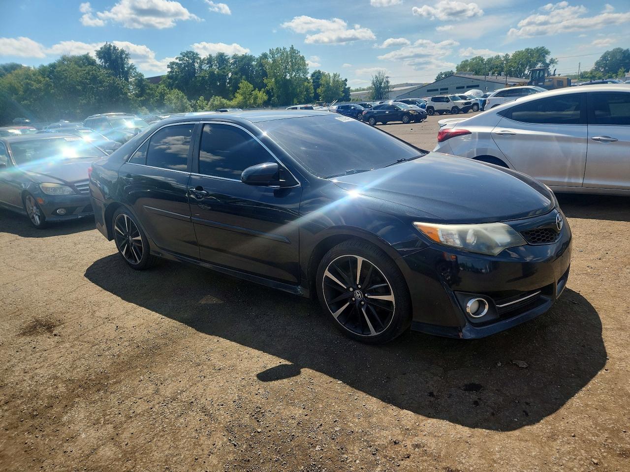 4T1BF1FK4EU746016 · 2014 TOYOTA CAMRY · 4/12