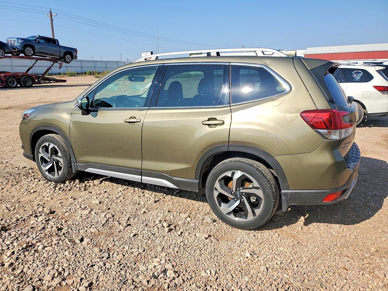 JF2SKARC3NH460642 · 2022 SUBARU FORESTER · 2/13