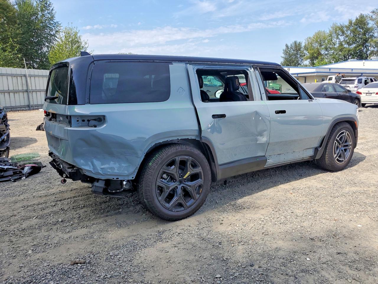 7PDSGBBA1SN047509 · 2025 RIVIAN R1S · 3/14