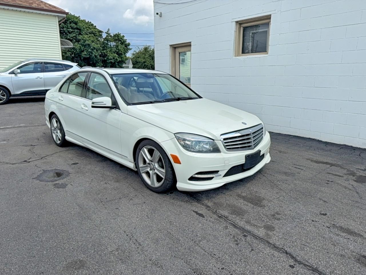 WDDGF8BB5BR174242 · 2011 MERCEDES-BENZ C