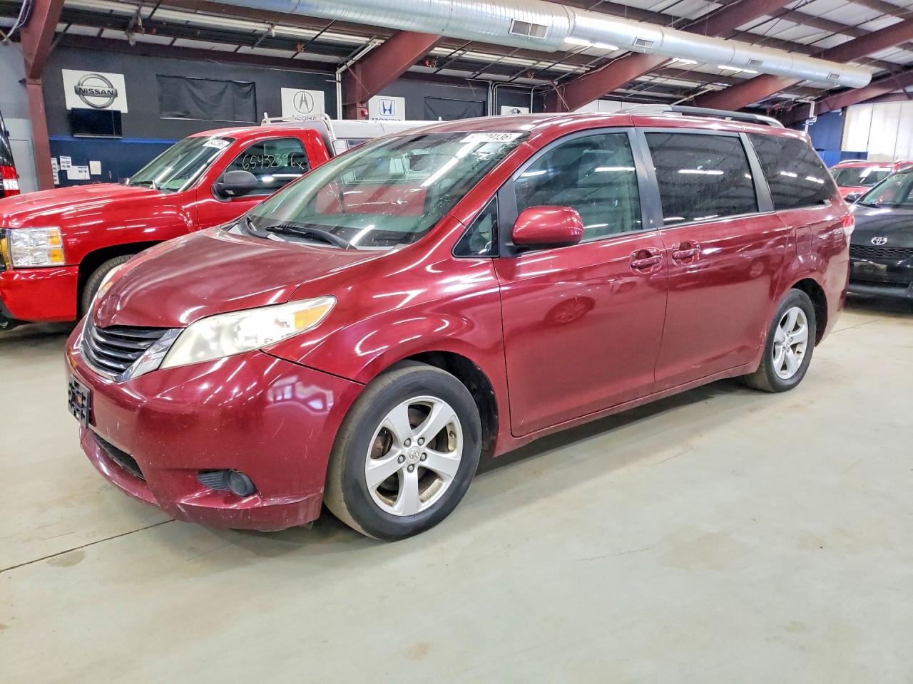 5TDKK3DC8BS156246 · 2011 TOYOTA SIENNA