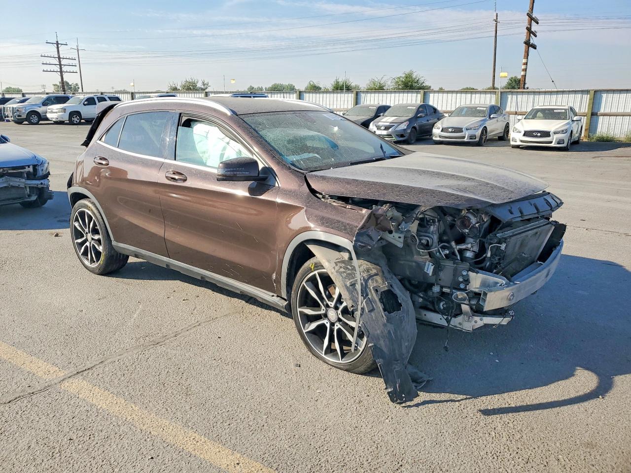 WDCTG4GB0FJ181511 · 2015 MERCEDES-BENZ GLA · 4/13