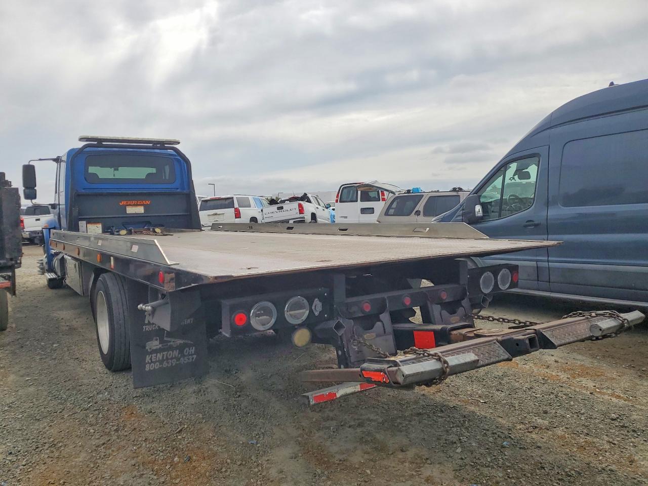 1HTMMMML3JH355672 · 2018 INTERNATIONAL 4000 · 2/13