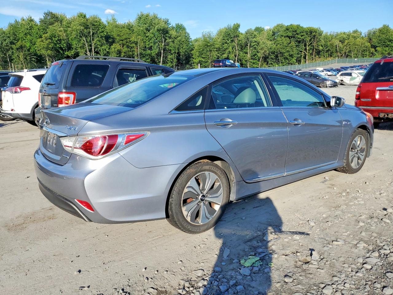 KMHEC4A48FA129589 · 2015 HYUNDAI SONATA HYBRID · 3/12