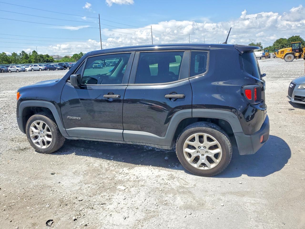 ZACCJBAB7JPH10109 · 2018 JEEP RENEGADE · 2/13