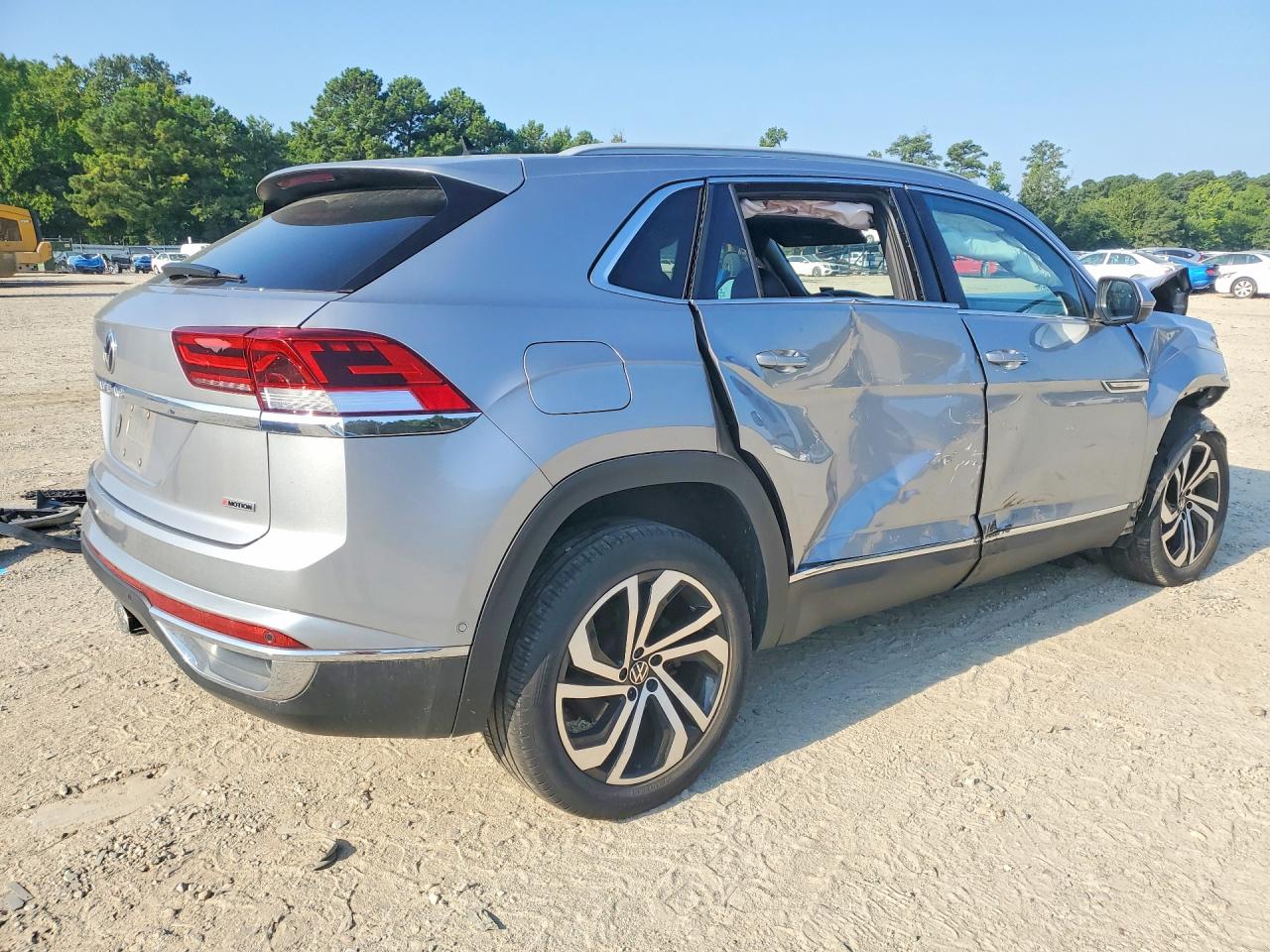 1V2TE2CAXMC231022 · 2021 VOLKSWAGEN ATLAS CROSS SPORT · 3/13