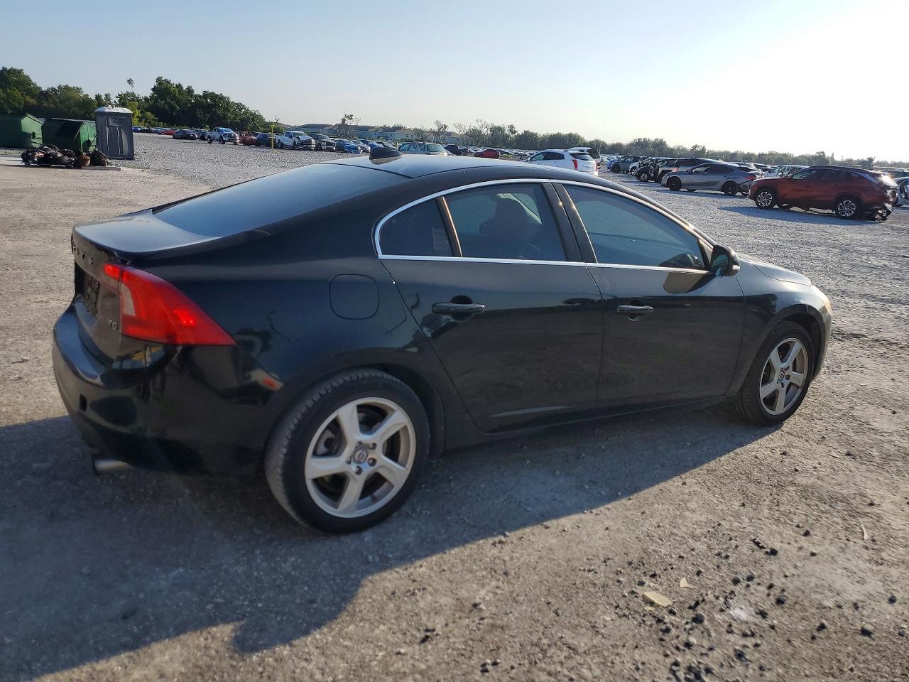 YV1612FSXD2201792 · 2013 VOLVO S60 · 3/12