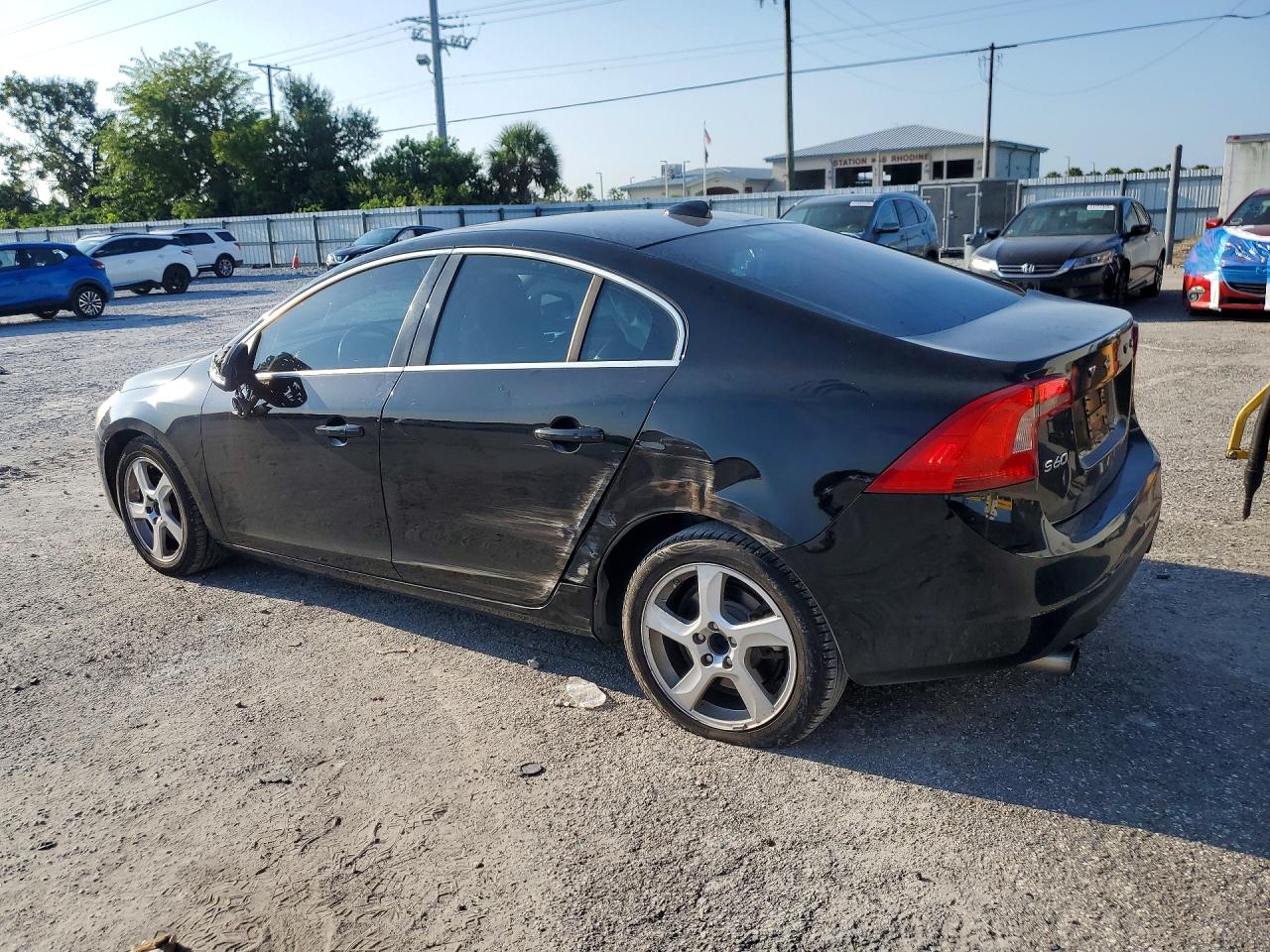 YV1612FSXD2201792 · 2013 VOLVO S60 · 2/12