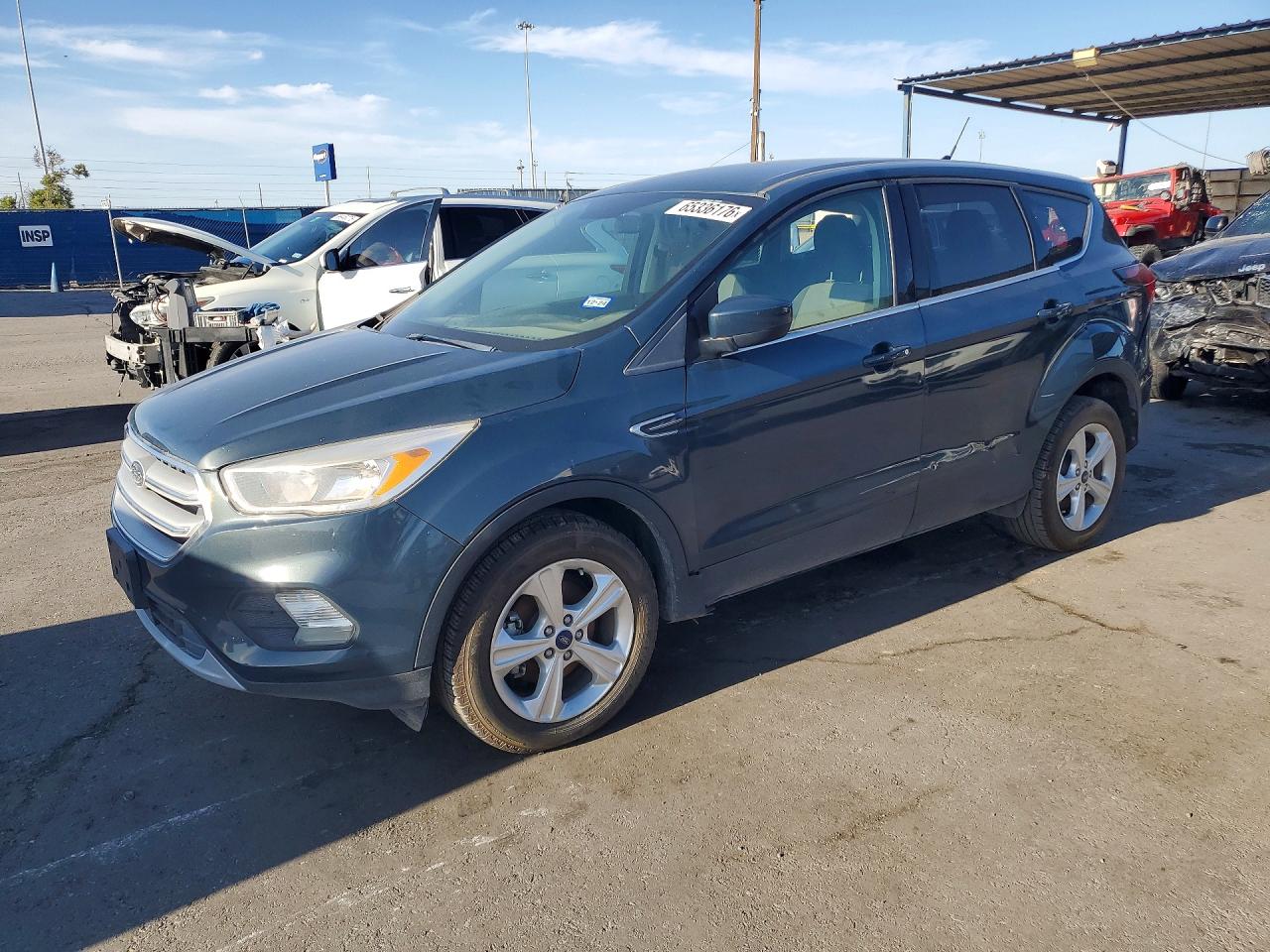 1FMCU0GD7KUB13235 · 2019 FORD ESCAPE