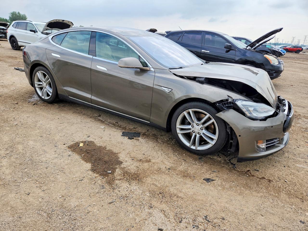 5YJSA1E21FF111916 · 2015 TESLA MODEL S · 4/12