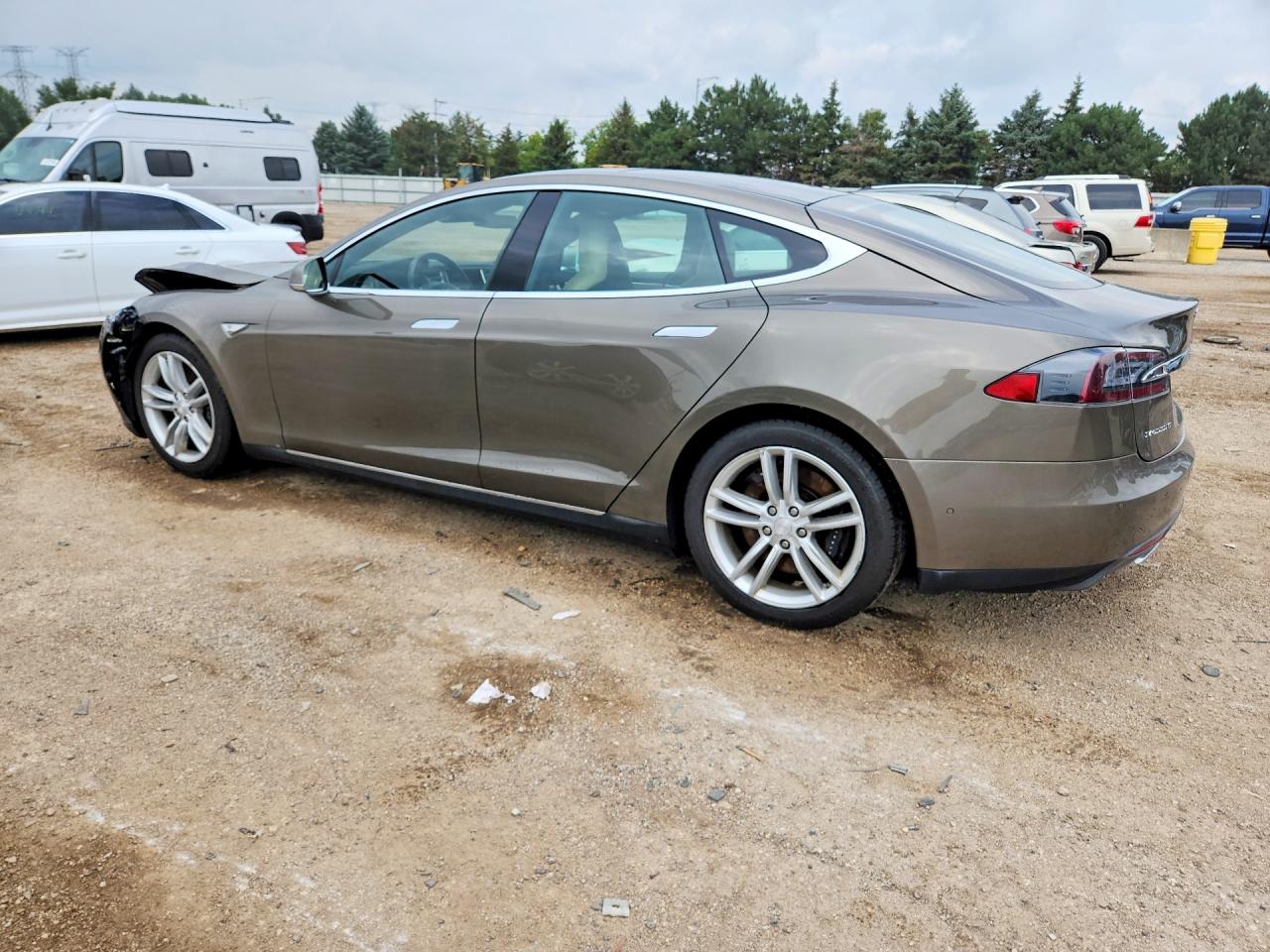 5YJSA1E21FF111916 · 2015 TESLA MODEL S · 2/12