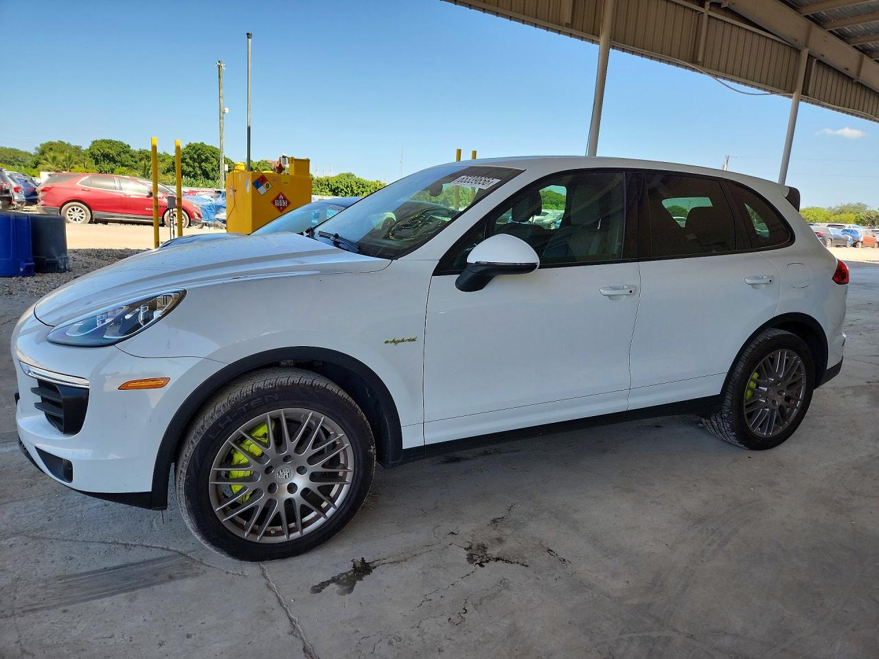 WP1AE2A24GLA64485 · 2016 PORSCHE CAYENNE