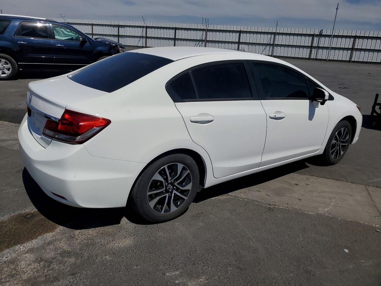 19XFB2F84FE210470 · 2015 HONDA CIVIC · 3/12