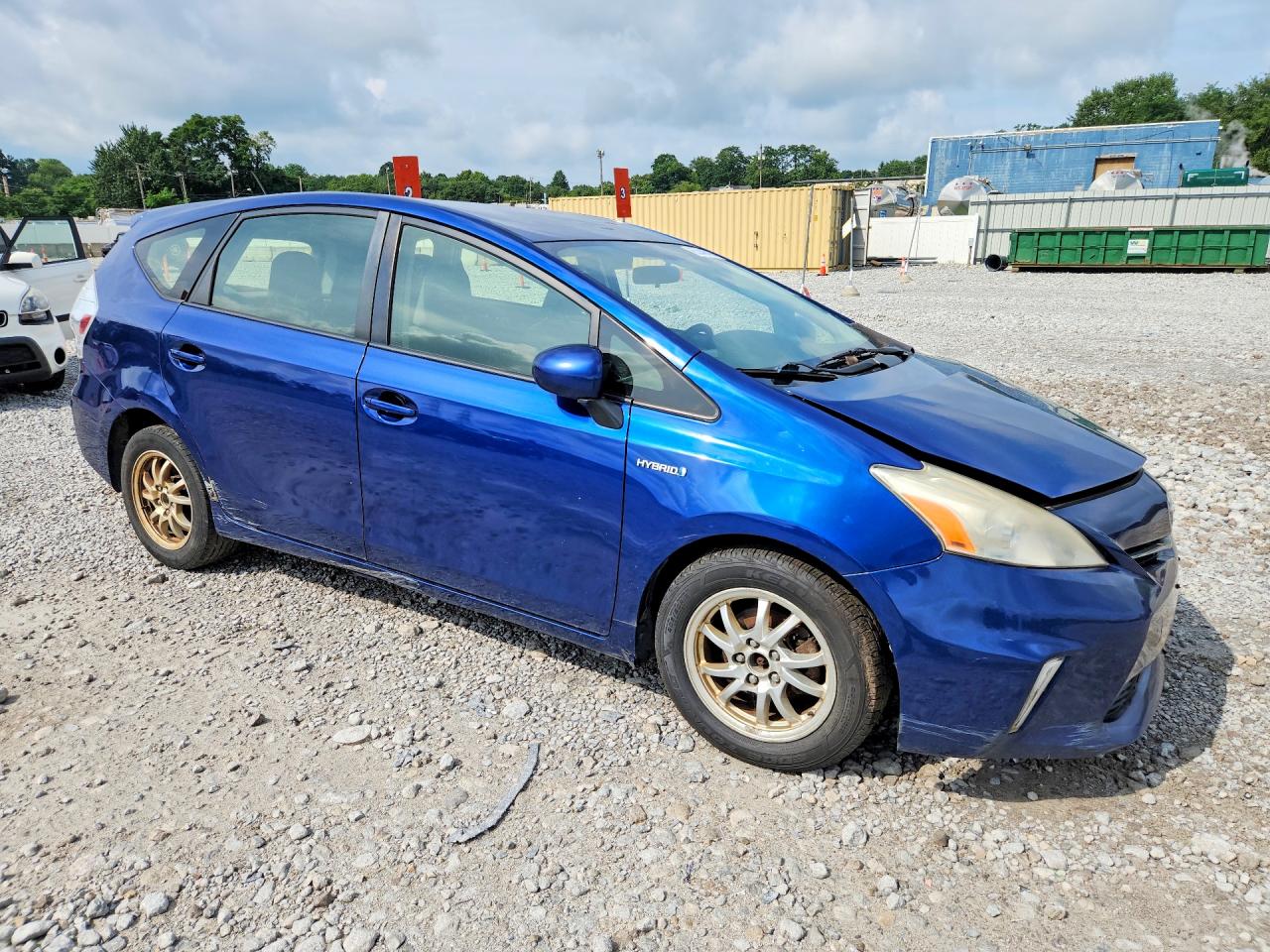 JTDZN3EU4D3205251 · 2013 TOYOTA PRIUS V · 4/13