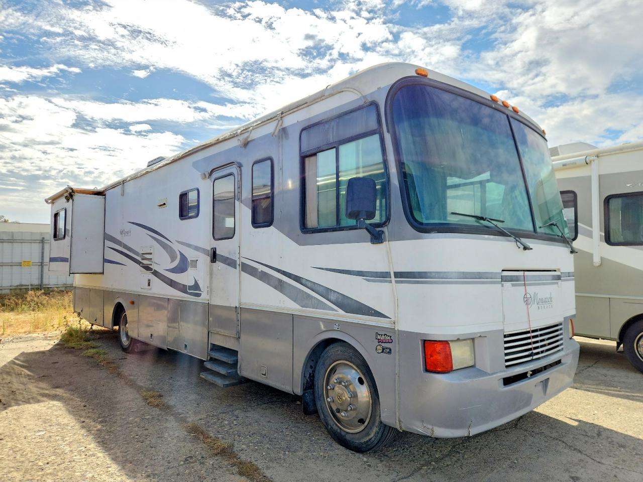 2002 MONACO MONARCH SE