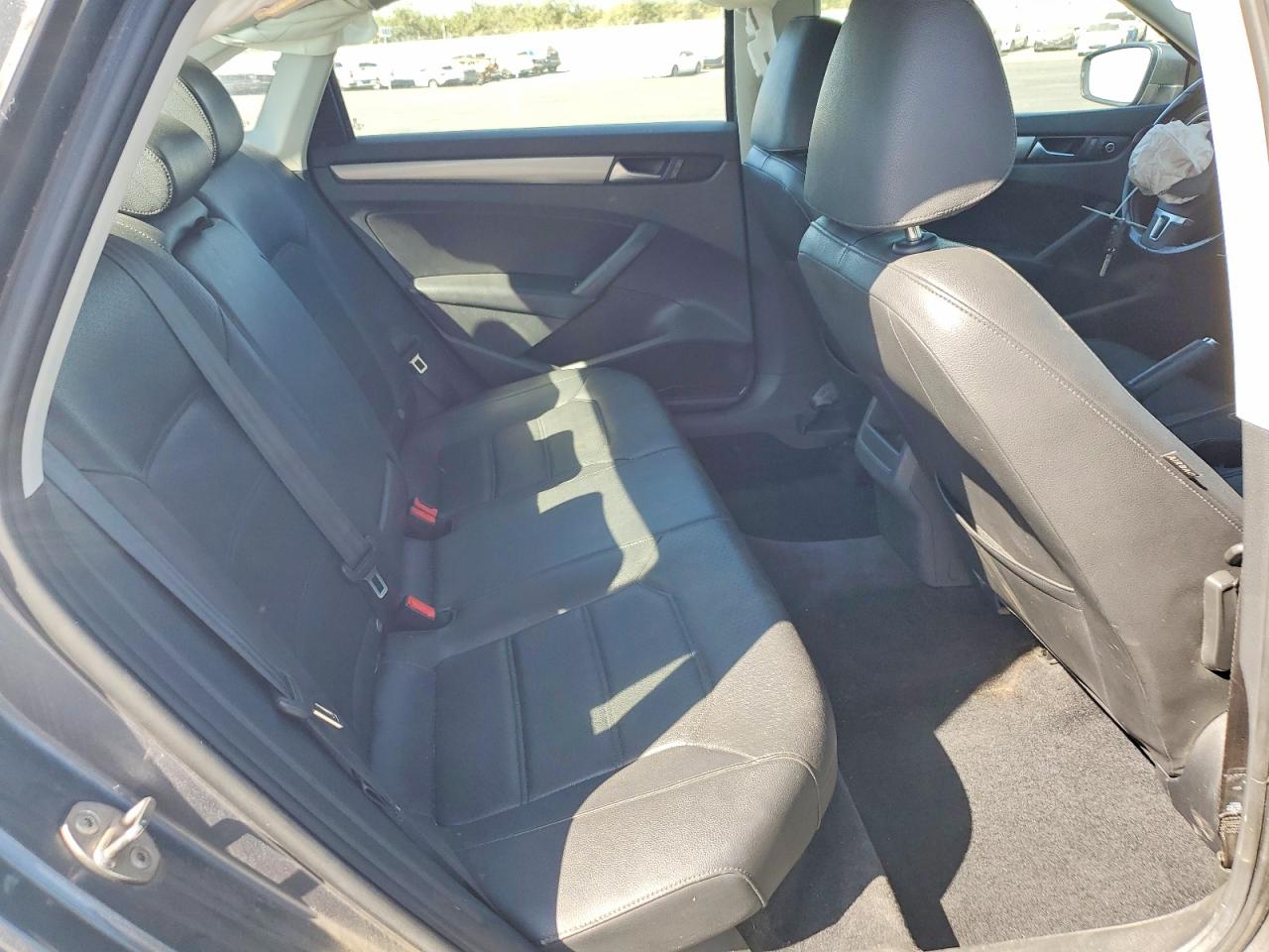1VWAT7A30FC117210 · 2015 VOLKSWAGEN PASSAT · 10/13