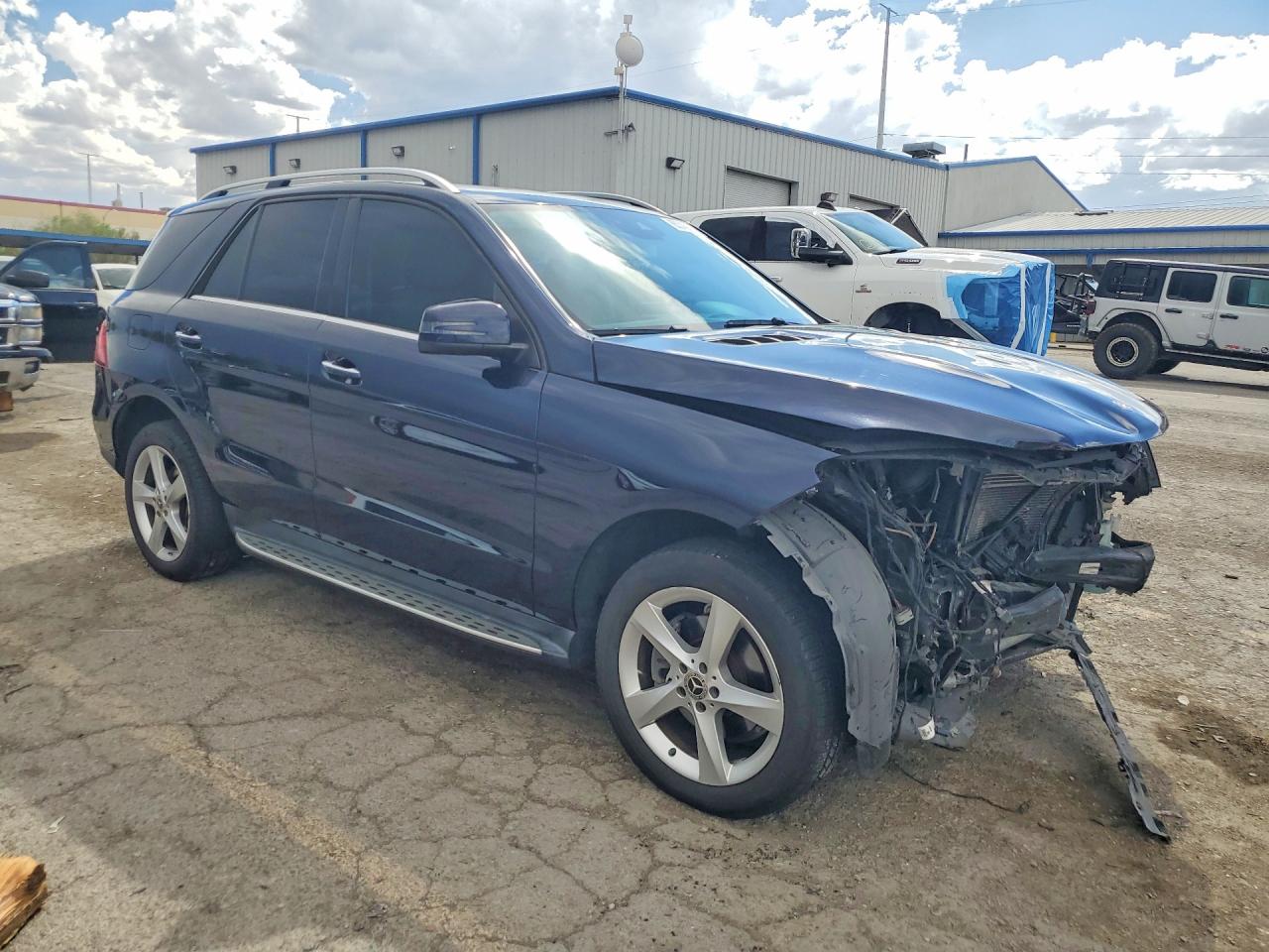 4JGDA5JB9HA927205 · 2017 MERCEDES-BENZ GLE · 4/14