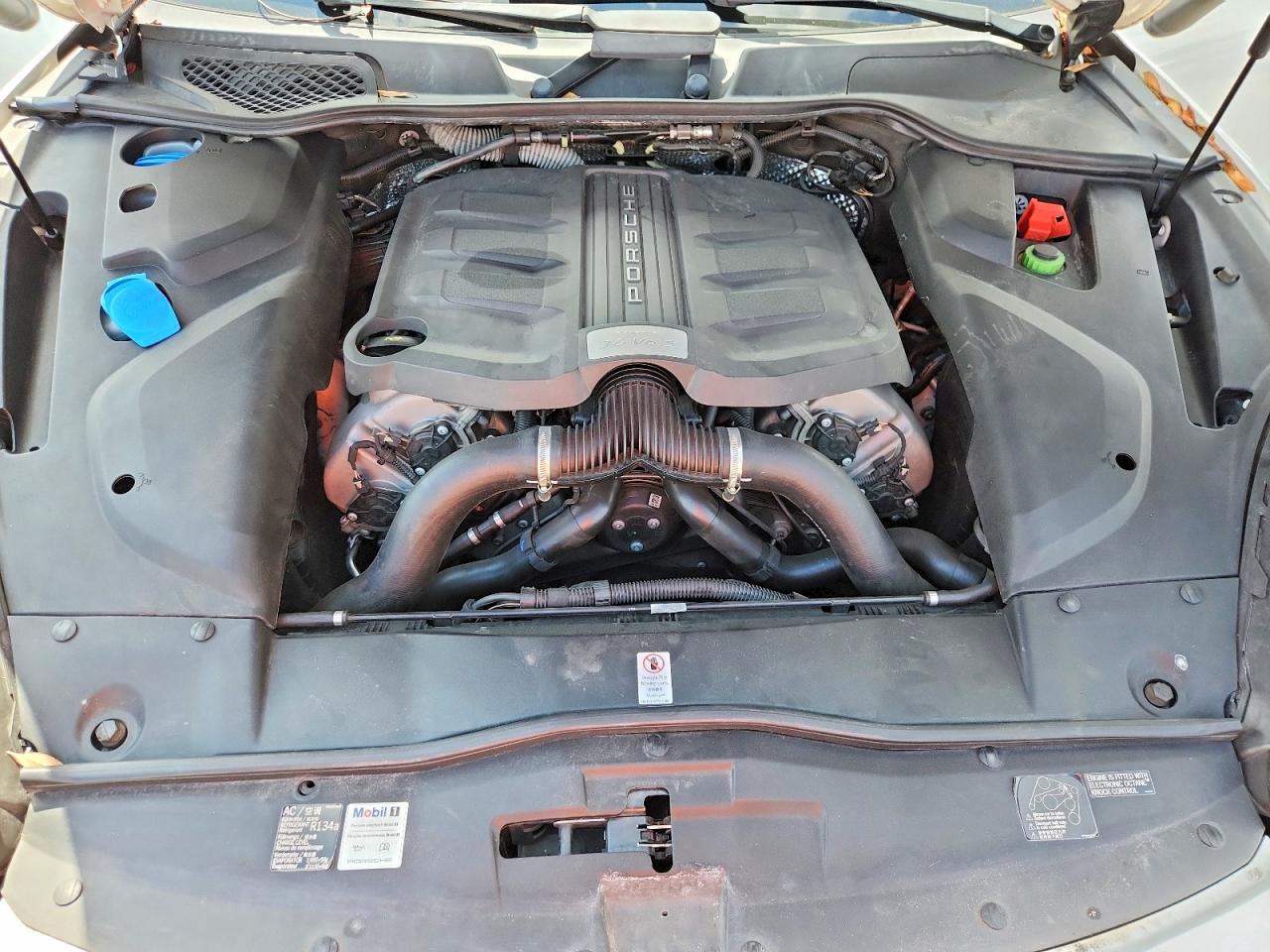 WP1AB2A25GLA95639 · 2016 PORSCHE CAYENNE · 12/14