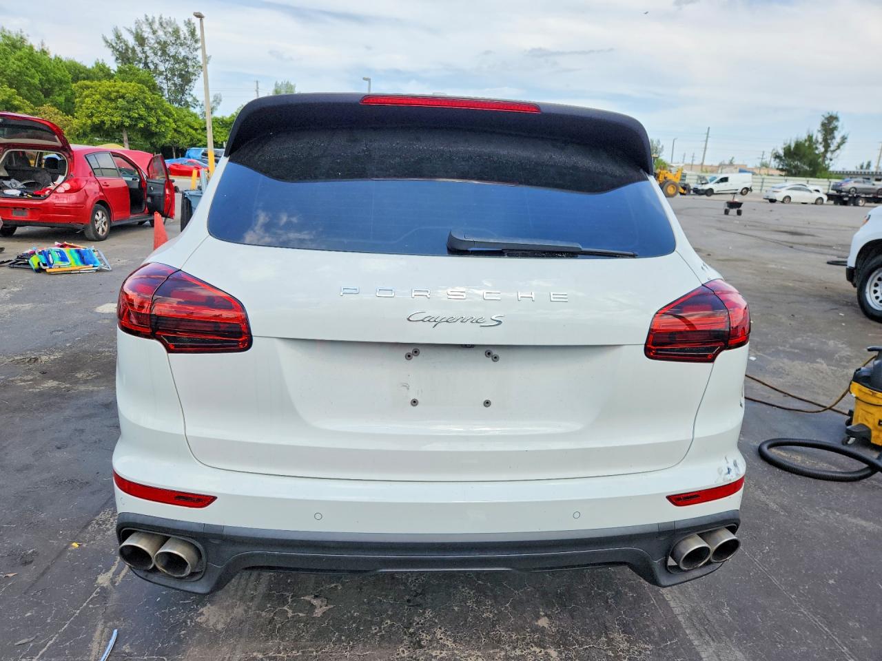 WP1AB2A25GLA95639 · 2016 PORSCHE CAYENNE · 6/14