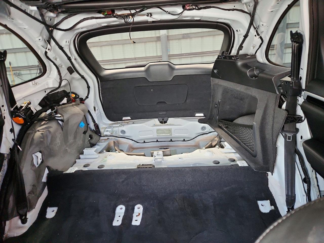 WP1AB2A25GLA95639 · 2016 PORSCHE CAYENNE · 10/14