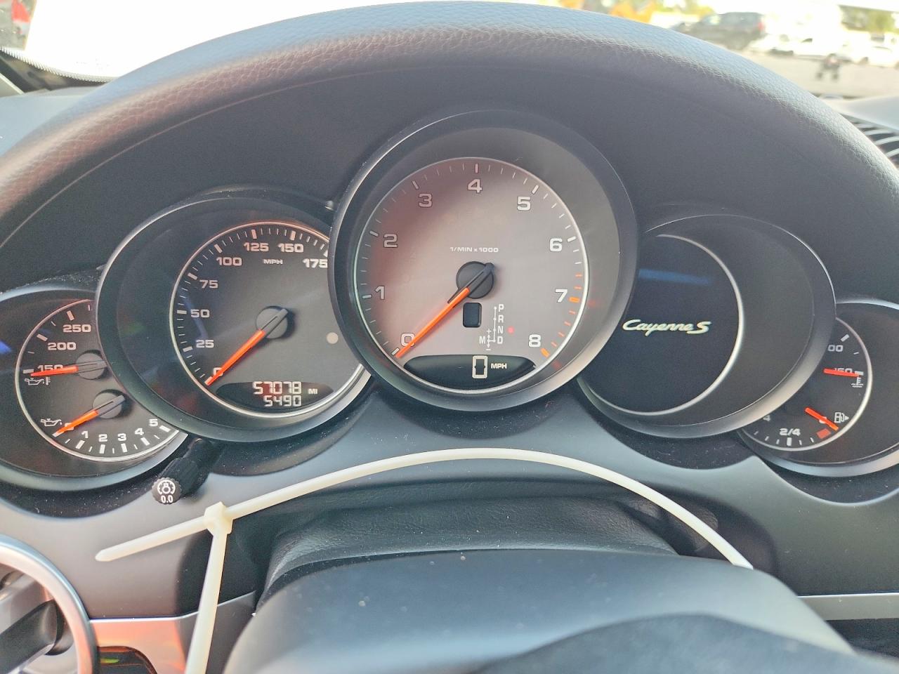 WP1AB2A25GLA95639 · 2016 PORSCHE CAYENNE · 9/14