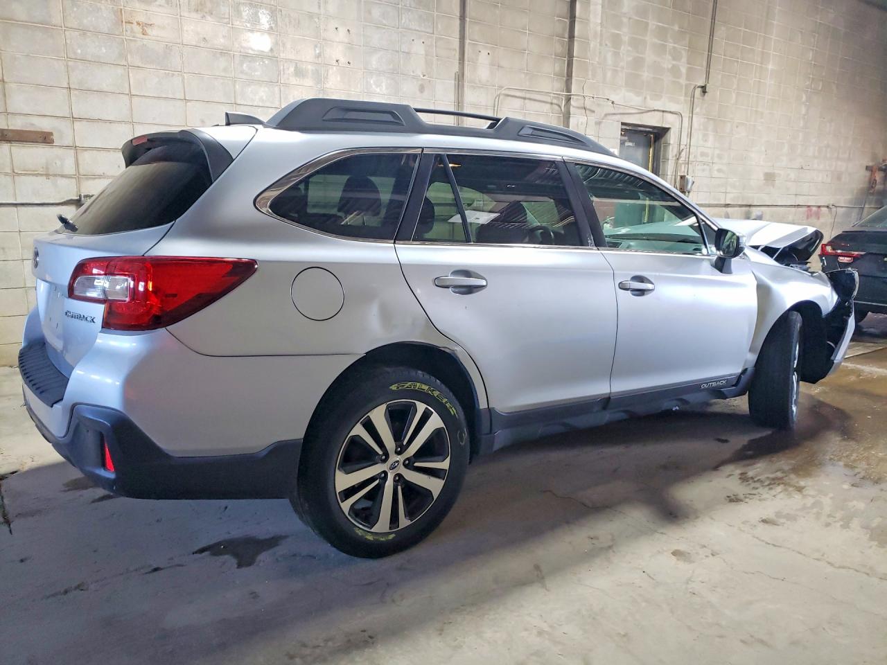 4S4BSANC7J3388402 · 2018 SUBARU OUTBACK · 3/13