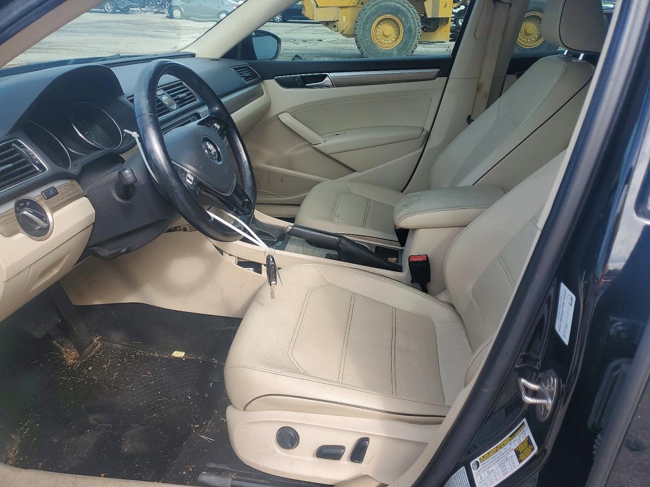 1VWBT7A32GC014828 · 2016 VOLKSWAGEN PASSAT · 7/12