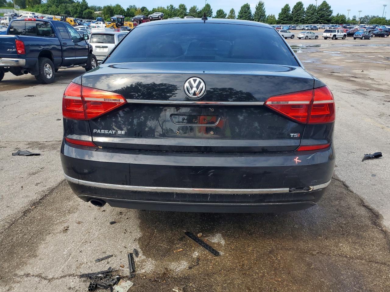 1VWBT7A32GC014828 · 2016 VOLKSWAGEN PASSAT · 6/12