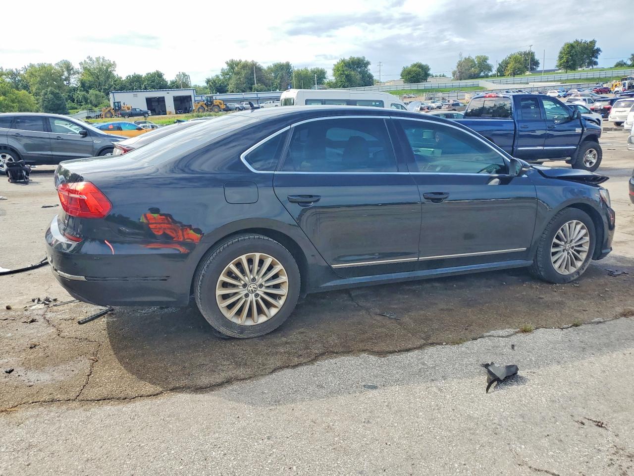 1VWBT7A32GC014828 · 2016 VOLKSWAGEN PASSAT · 3/12
