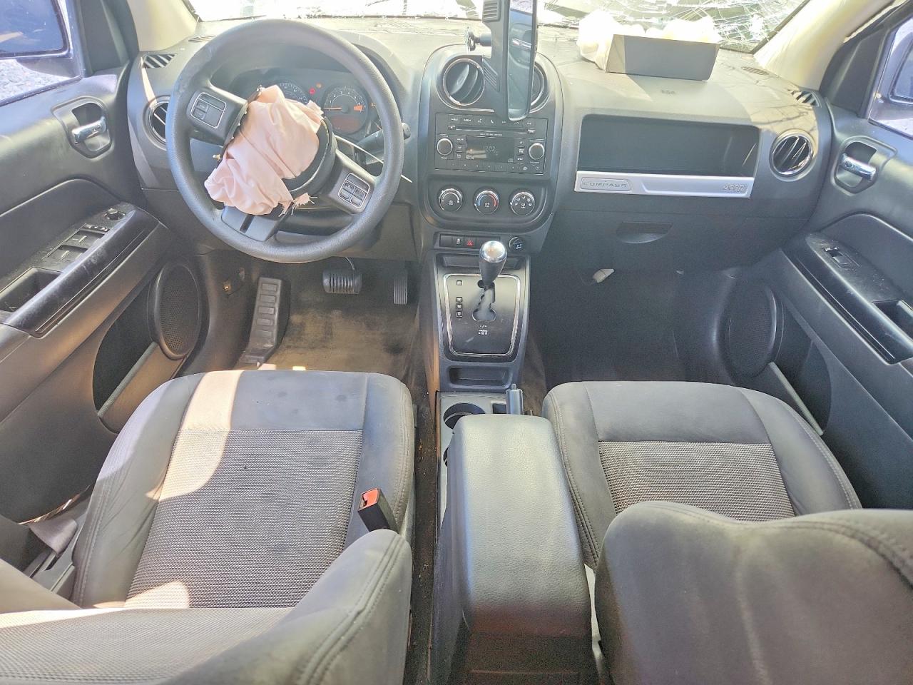 1C4NJCBA3GD810669 · 2016 JEEP COMPASS · 8/13