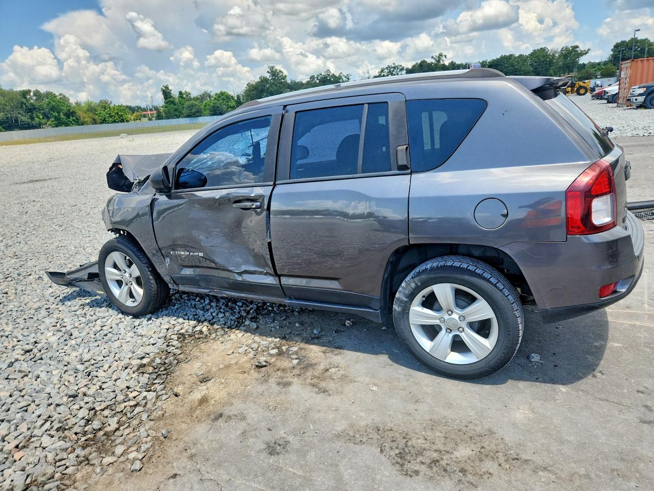1C4NJCBA3GD810669 · 2016 JEEP COMPASS · 2/13