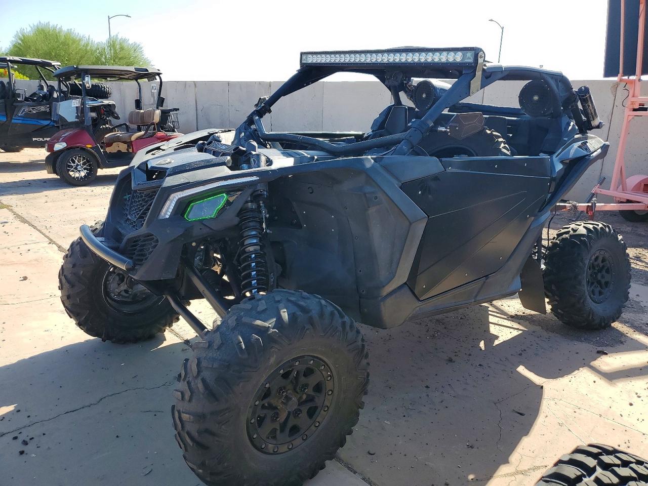 3JBVXAW40JK002183 · 2018 CAN-AM MAVERICK X3 · 2/10