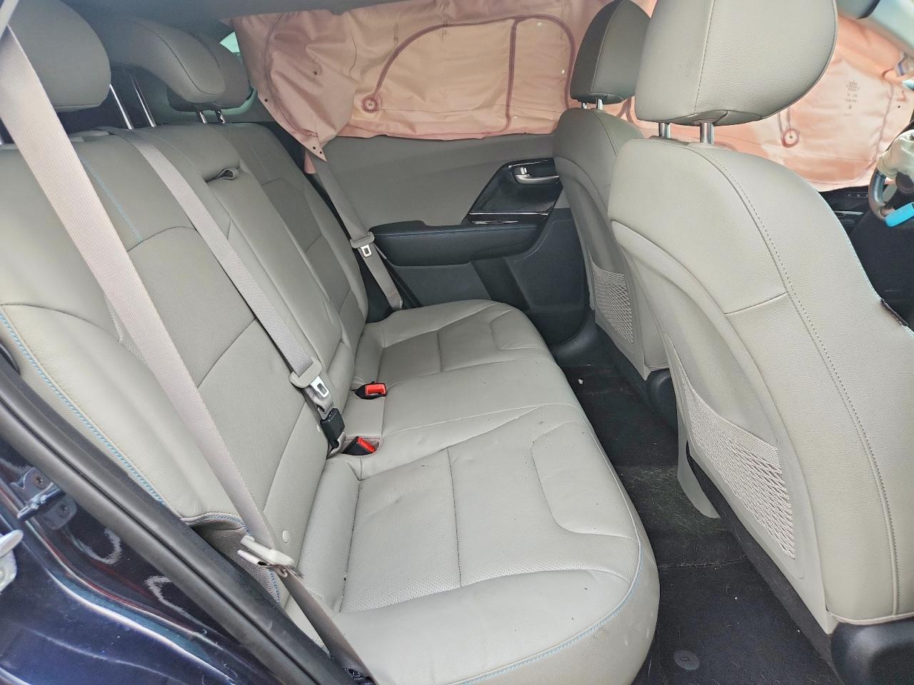 KNDCE3LC7H5047742 · 2017 KIA NIRO · 10/13