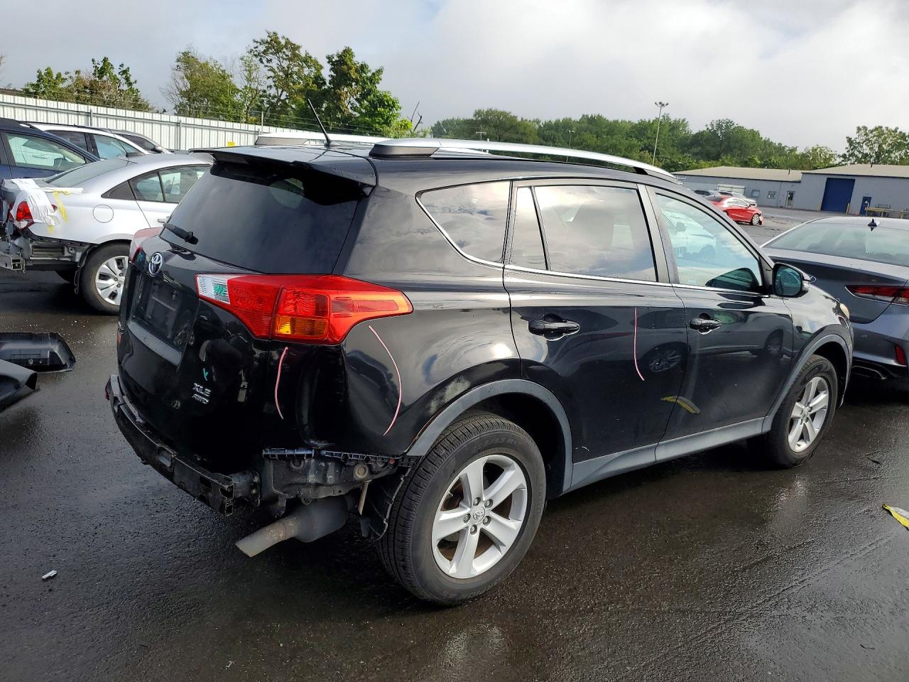 2T3RFREV1DW100608 · 2013 TOYOTA RAV4 · 3/14