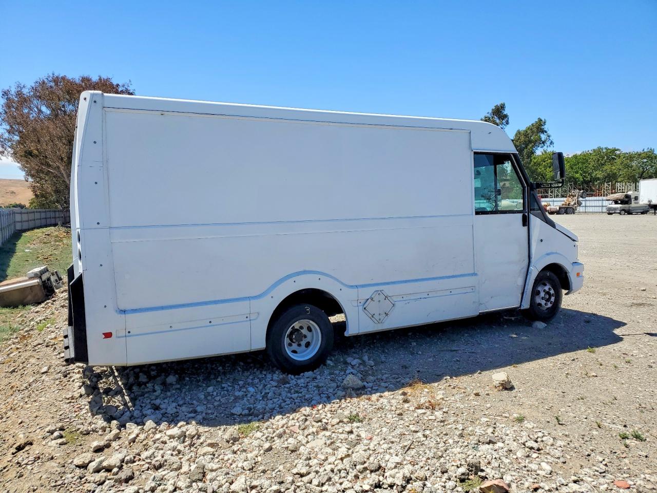 JALB4T172D7W01089 · 2013 ISUZU NPR · 3/13