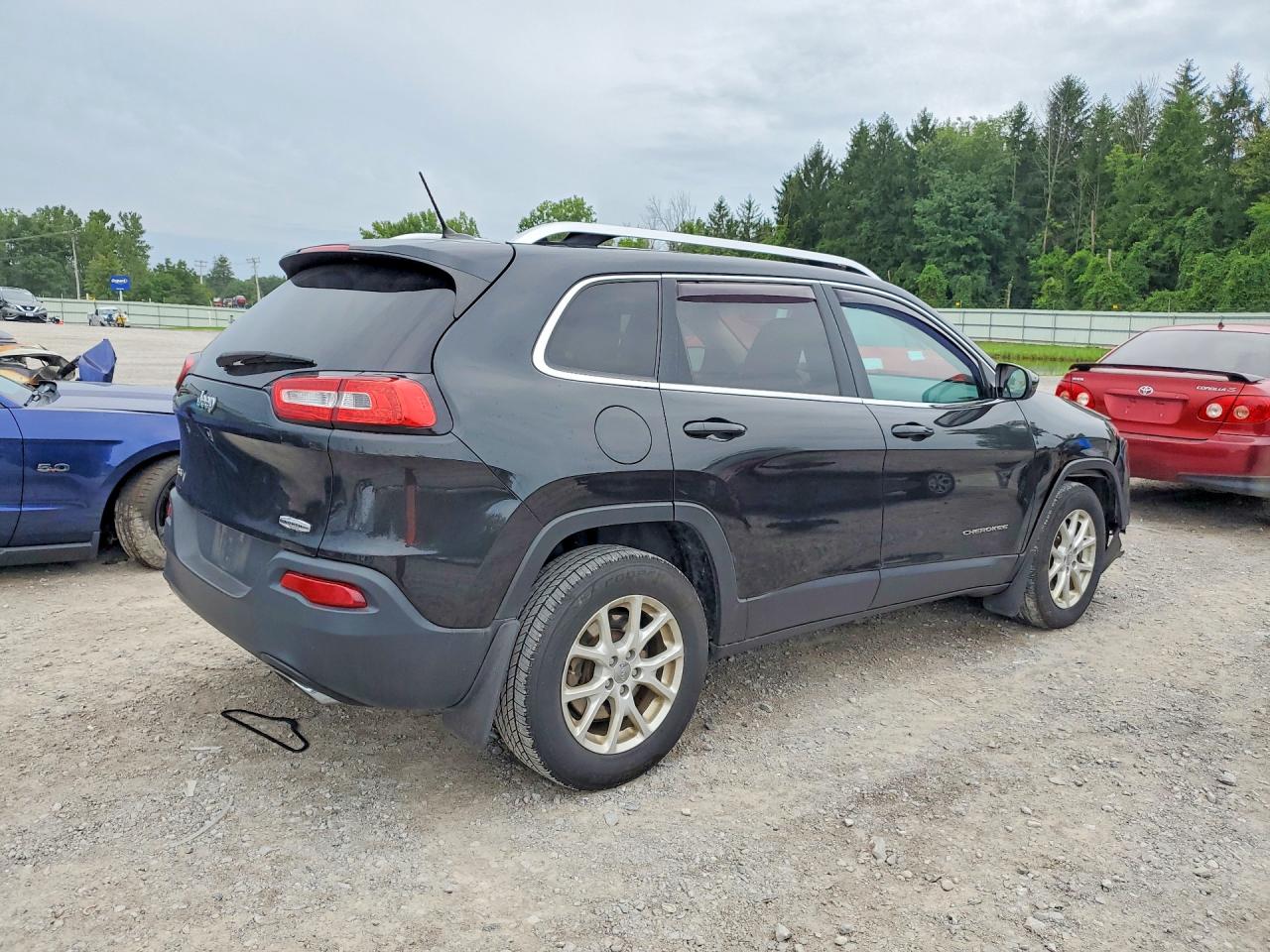 1C4PJMCS7FW614887 · 2015 JEEP CHEROKEE · 3/13