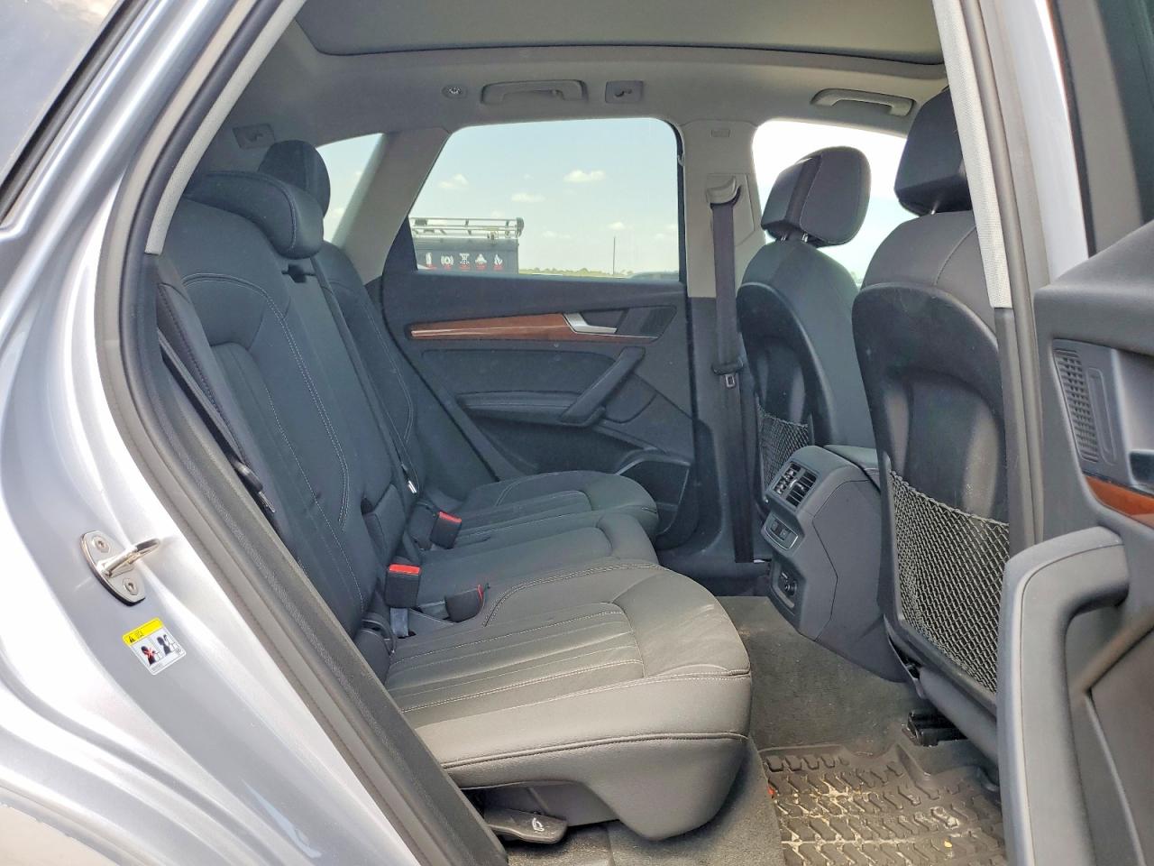 WA1BBAFY4N2130083 · 2022 AUDI Q5 · 11/13