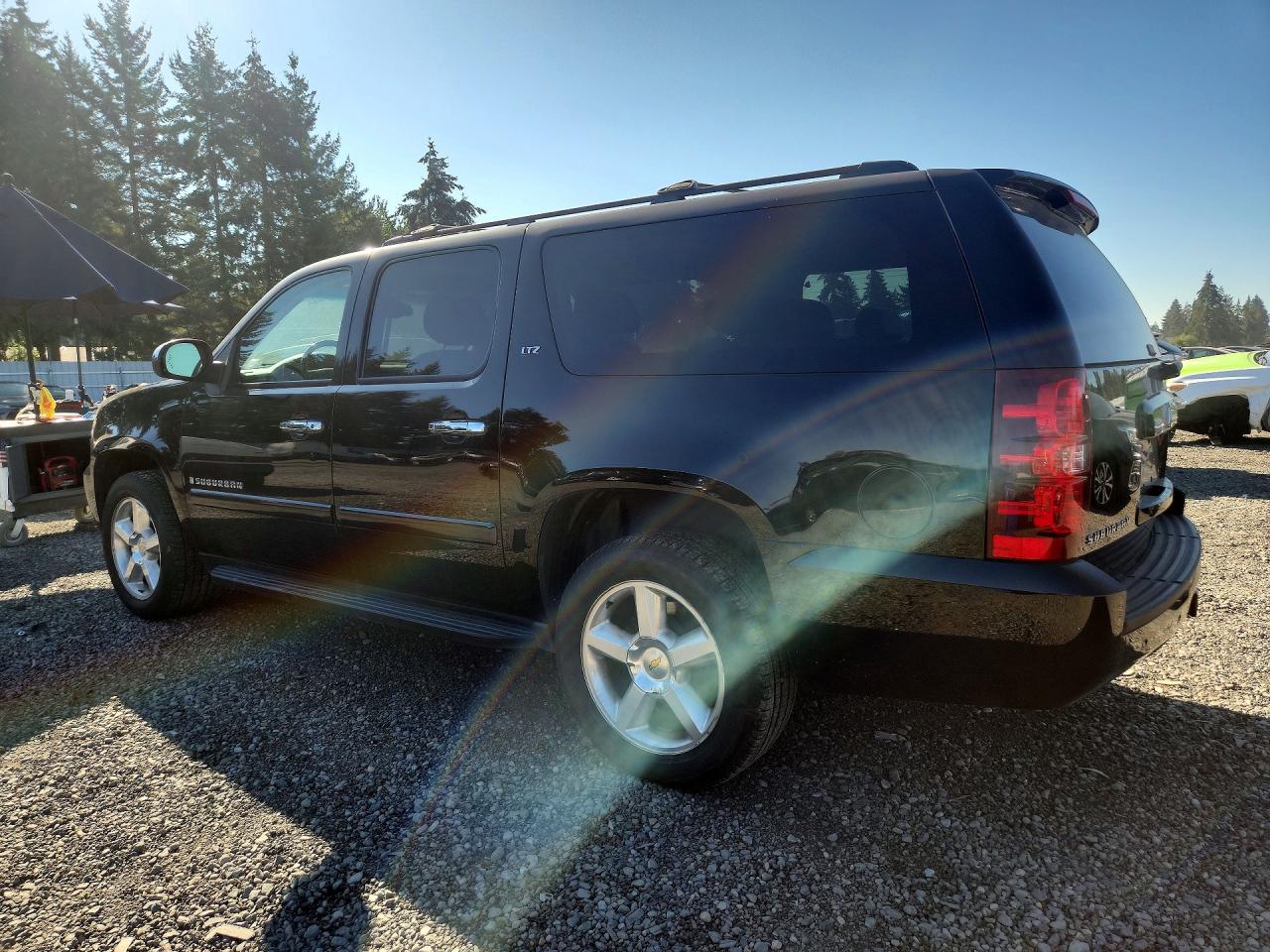 3GNFK16308G137322 · 2008 CHEVROLET SUBURBAN · 2/13