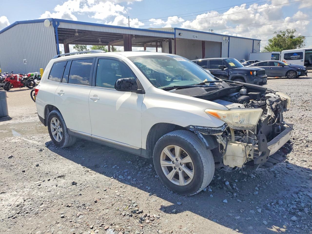 5TDZK3EH2BS036824 · 2011 TOYOTA HIGHLANDER · 4/13