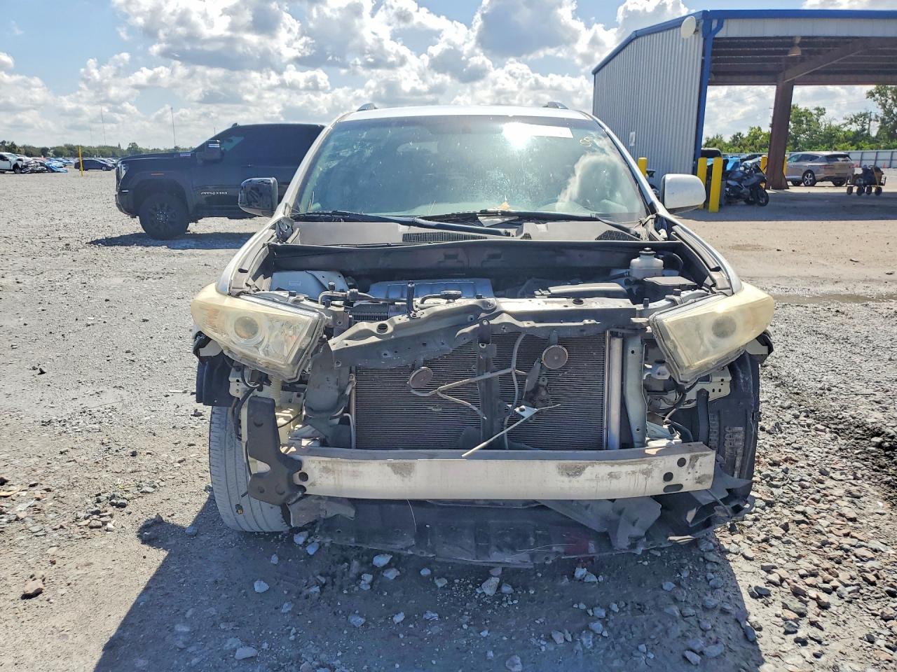 5TDZK3EH2BS036824 · 2011 TOYOTA HIGHLANDER · 5/13