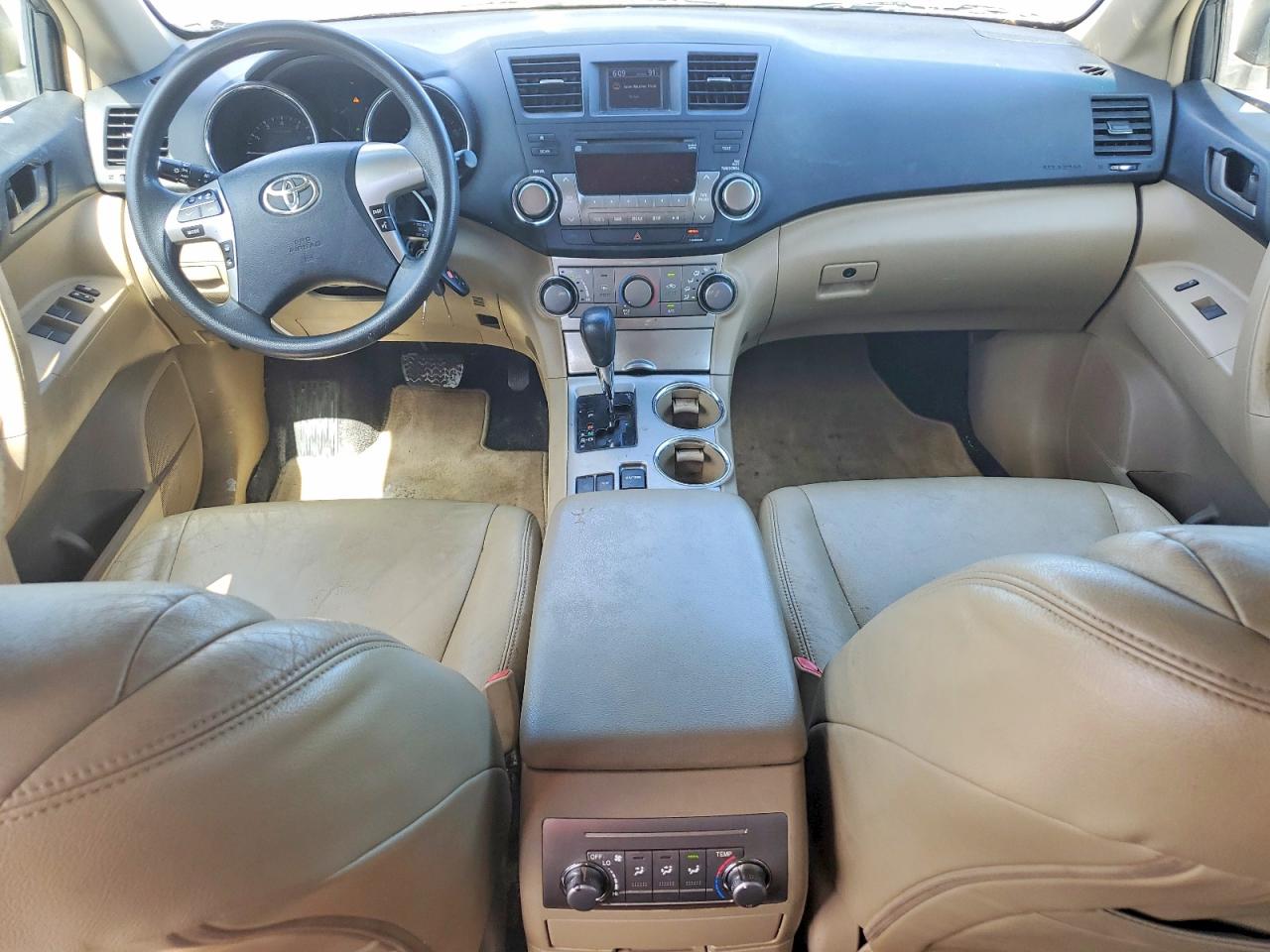 5TDZK3EH2BS036824 · 2011 TOYOTA HIGHLANDER · 8/13
