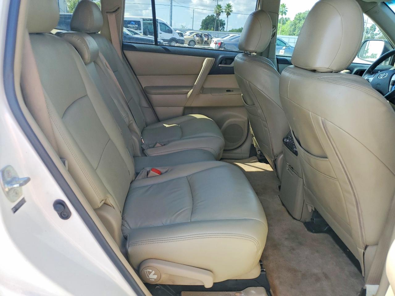 5TDZK3EH2BS036824 · 2011 TOYOTA HIGHLANDER · 11/13