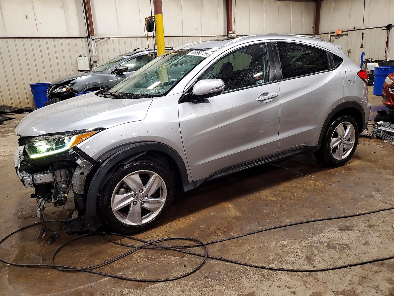 3CZRU6H57KM723305 · 2019 HONDA HR-V