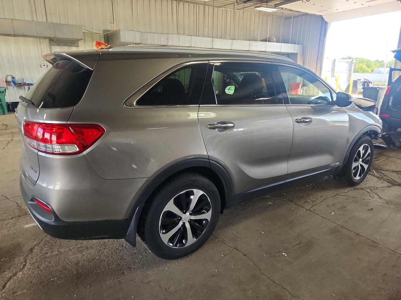 5XYPHDA53HG270130 · 2017 KIA SORENTO · 3/14