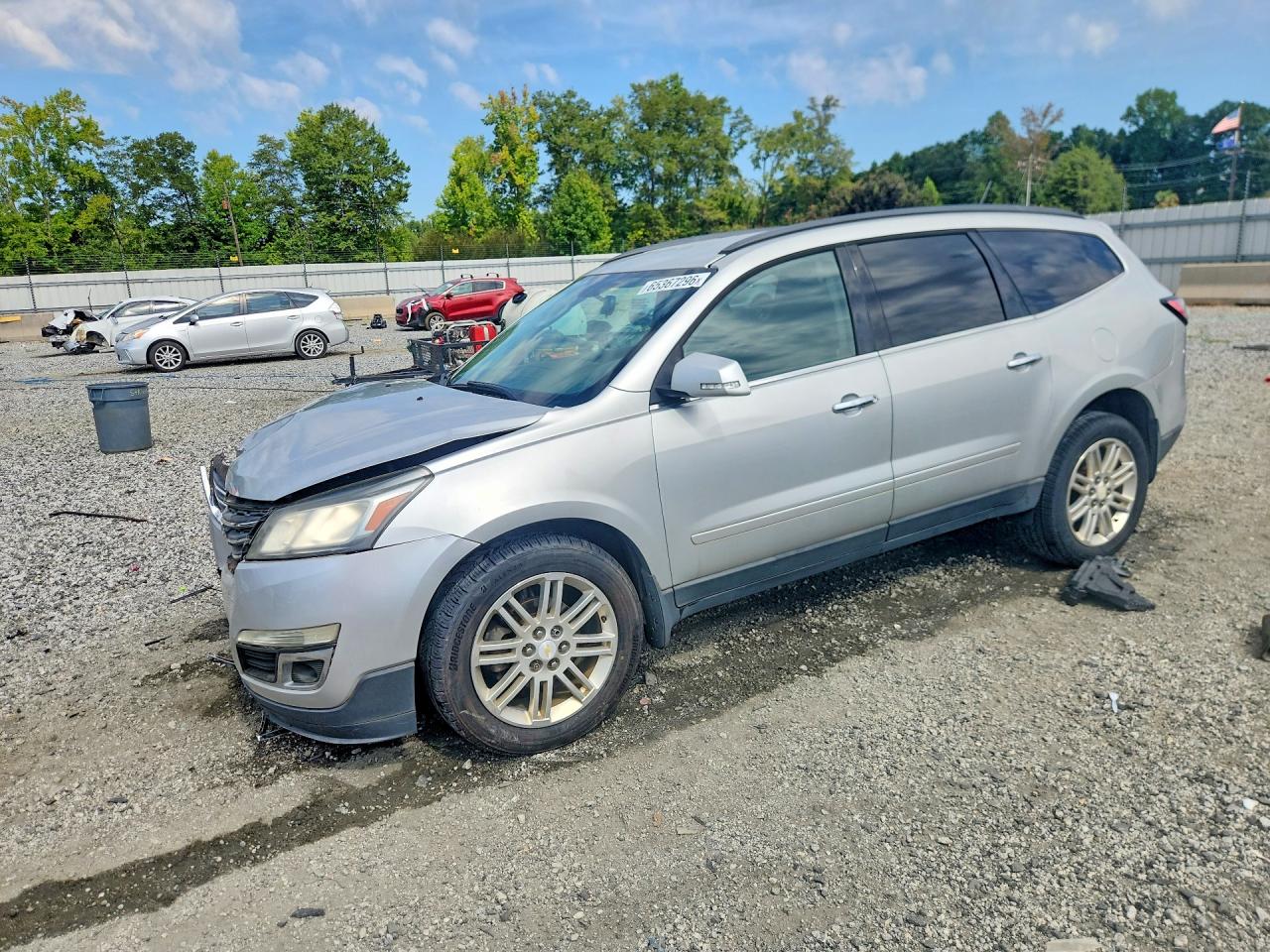 1GNKRGKD8FJ102194 · 2015 CHEVROLET TRAVERSE